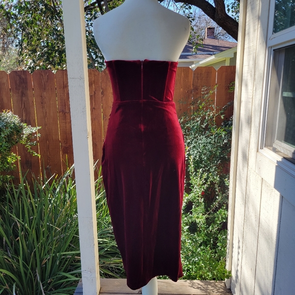 Lulu's Glamorous Celebrations Wine Red Velvet Strapless Tulip Dress NWOT - Picture 11 of 13